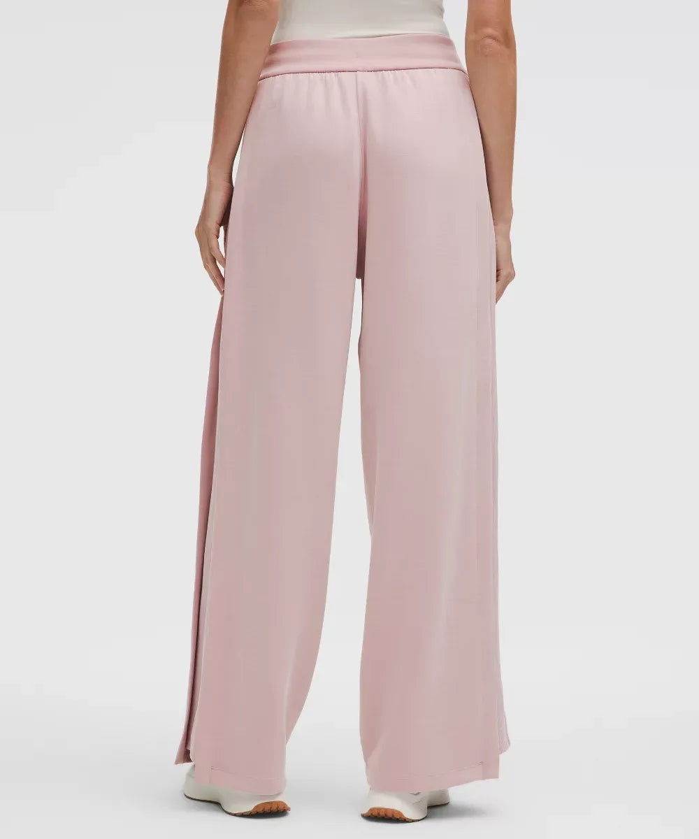 Contrast-Ribbed Softstreme High-Rise Wide-Leg Pant
